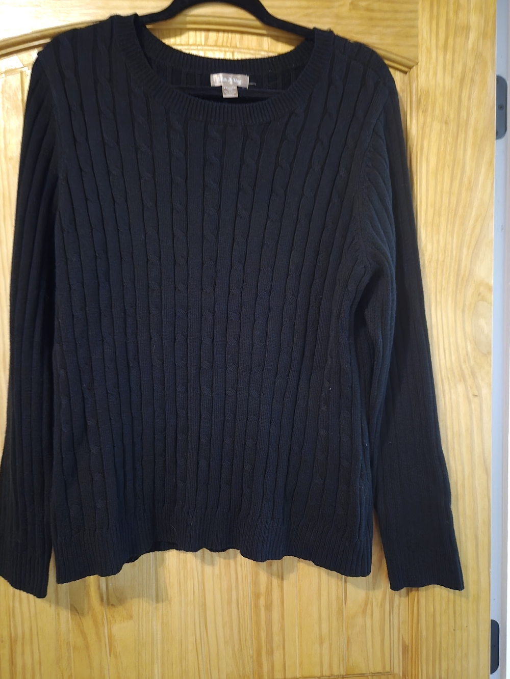 White Stag Black Cable-Knit Crewneck Sweater - Men's